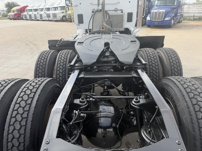 2020 Peterbilt 567 — photo 14