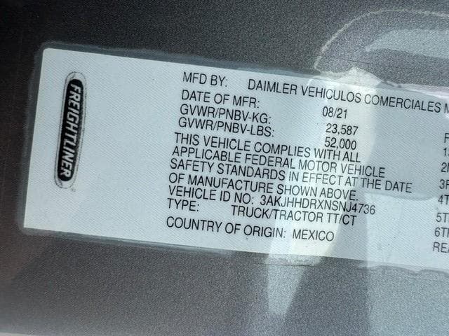 2022 Freightliner Cascadia — photo 2