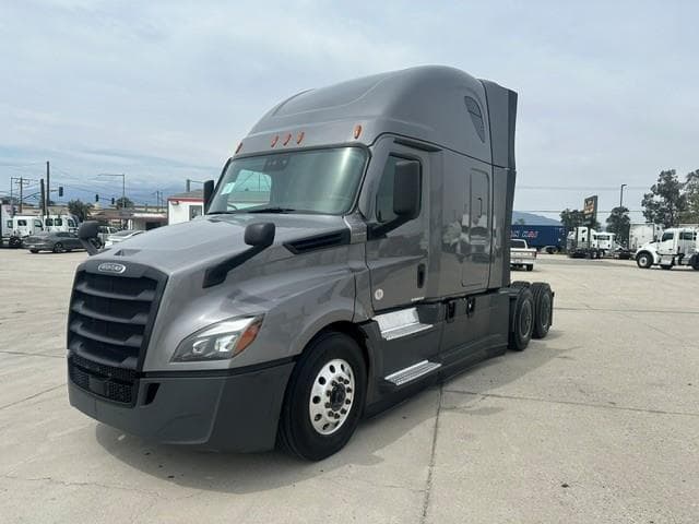 2022 Freightliner Cascadia — photo 4