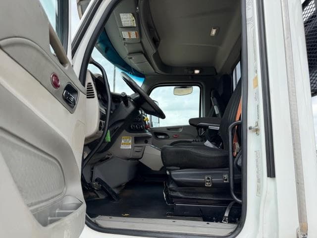 2019 Peterbilt 567 — photo 21