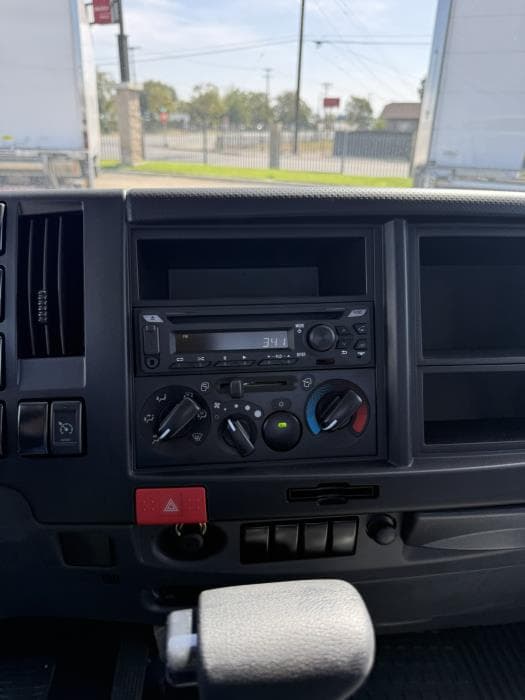 2026 Isuzu NRR — photo 16