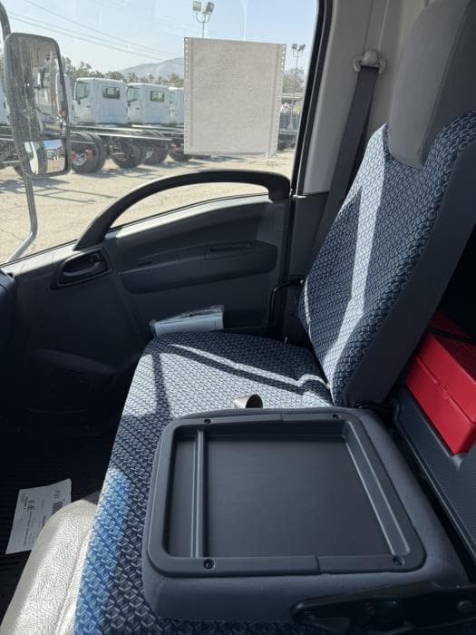 2026 Isuzu NRR — photo 17