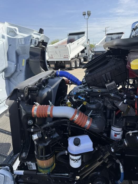 2027 Peterbilt — photo 14