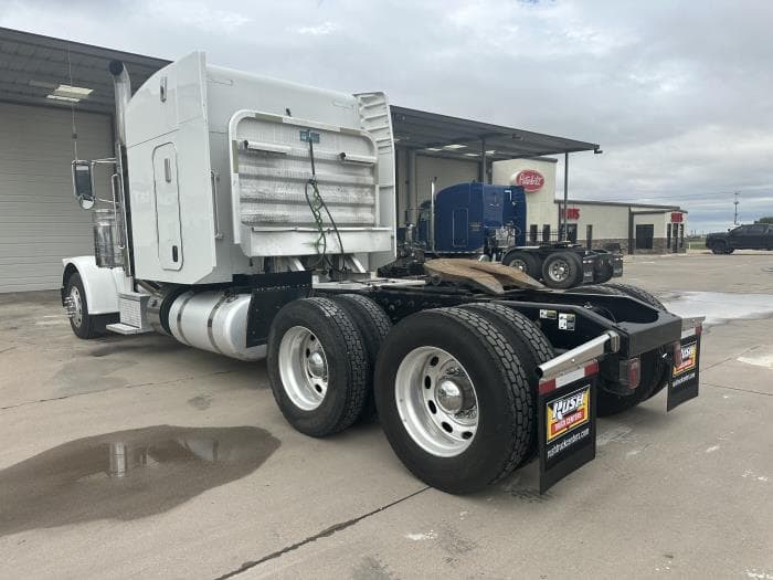 2016 Peterbilt 389 — photo 4
