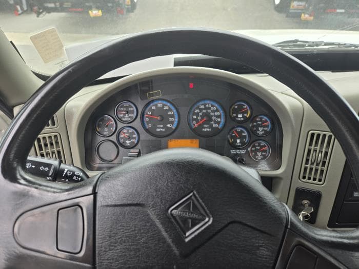 2019 International 4300 — photo 3