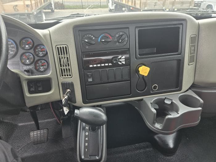 2019 International 4300 — photo 4
