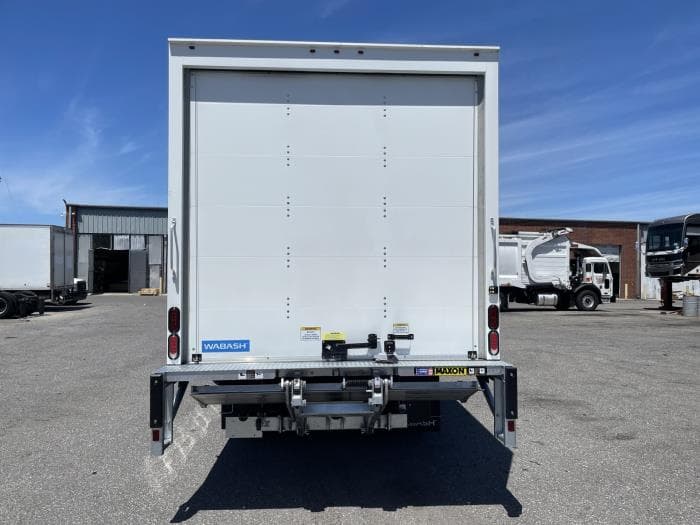 2026 Isuzu NPR — photo 3