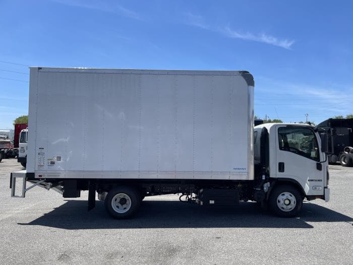 2026 Isuzu NPR — photo 5