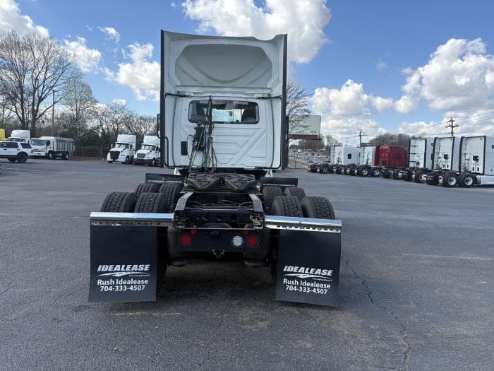 2024 International LT — photo 4