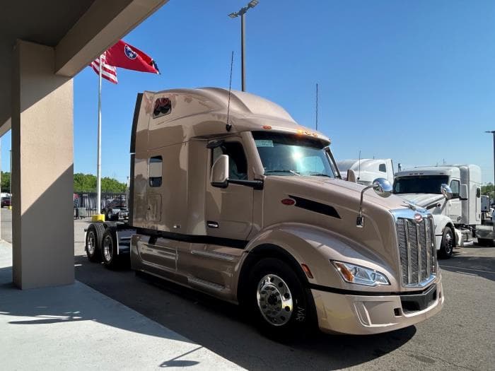 2026 Peterbilt 579 — photo 10