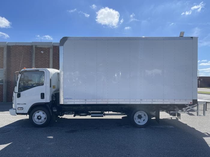 2026 Isuzu NPR — photo 2