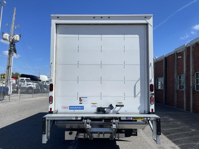 2026 Isuzu NPR — photo 3