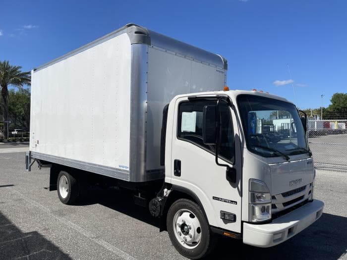 2026 Isuzu NPR — photo 5