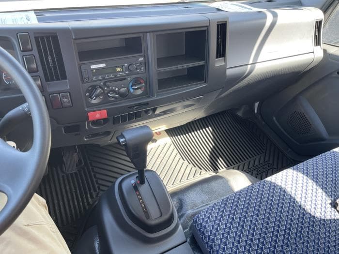 2026 Isuzu NPR — photo 8