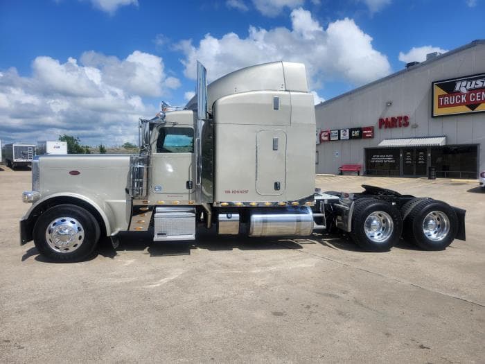 2019 Peterbilt 389 — photo 3