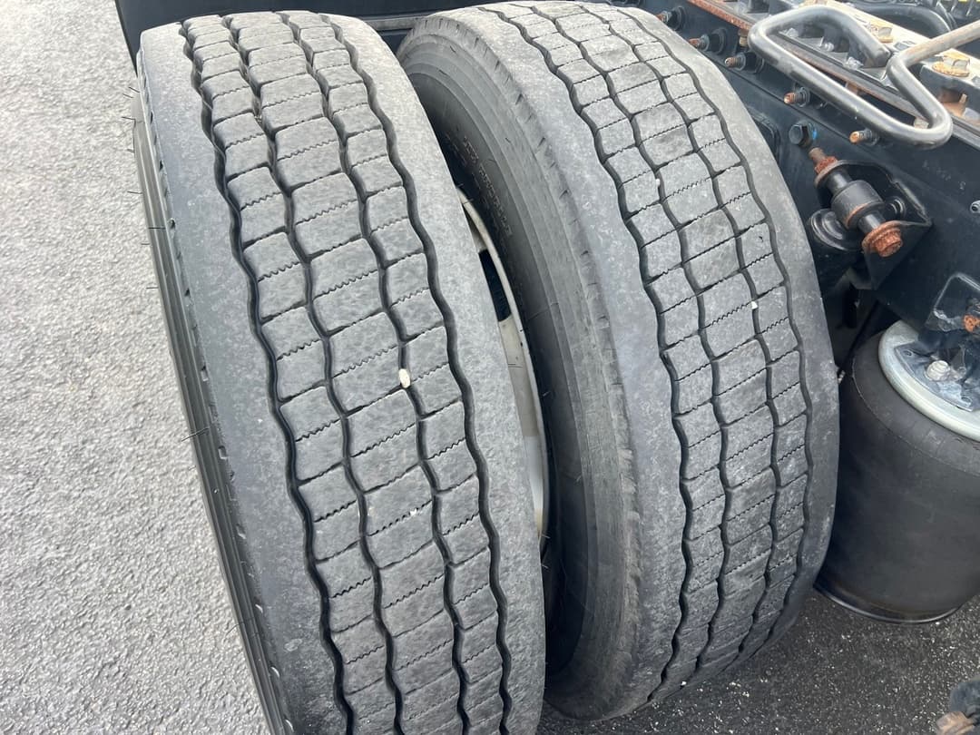 2022 International LT — photo 10