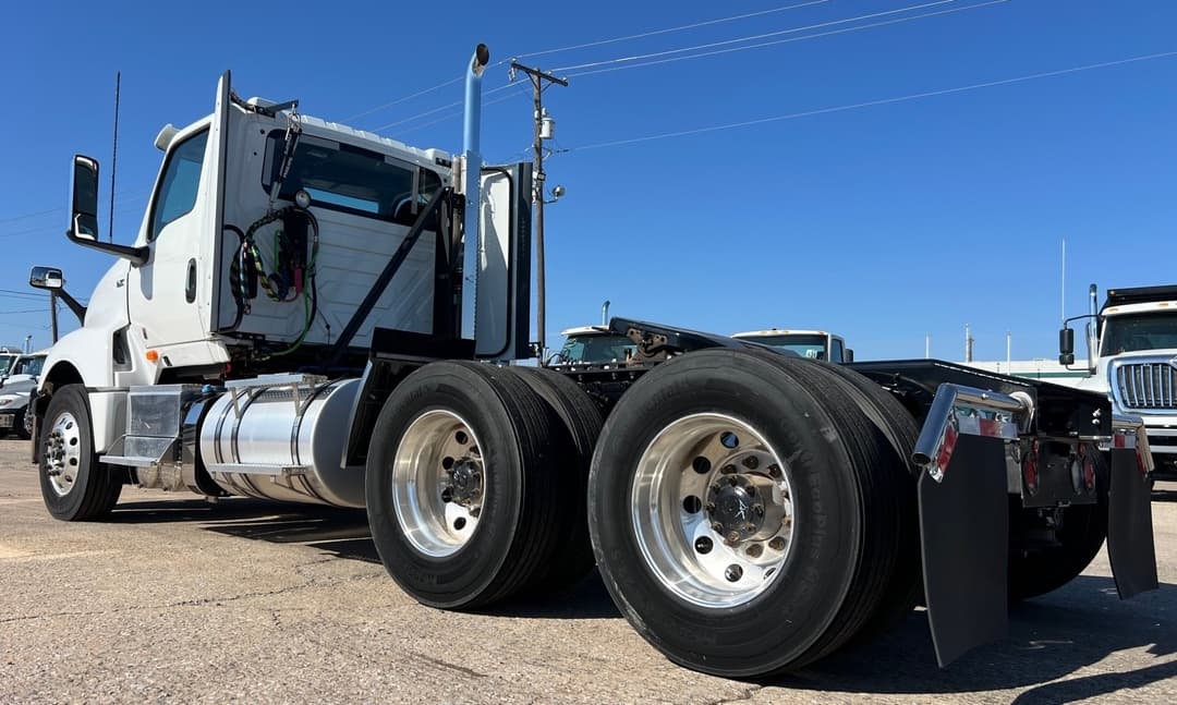 2025 International LT — photo 3