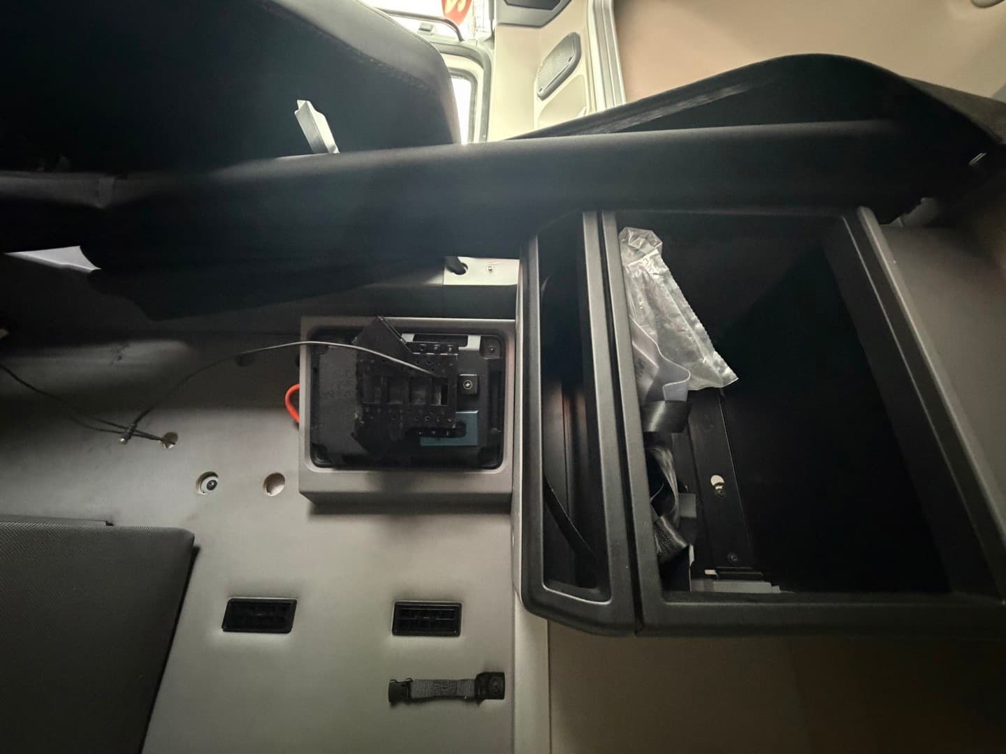 2020 Mack Anthem — photo 15