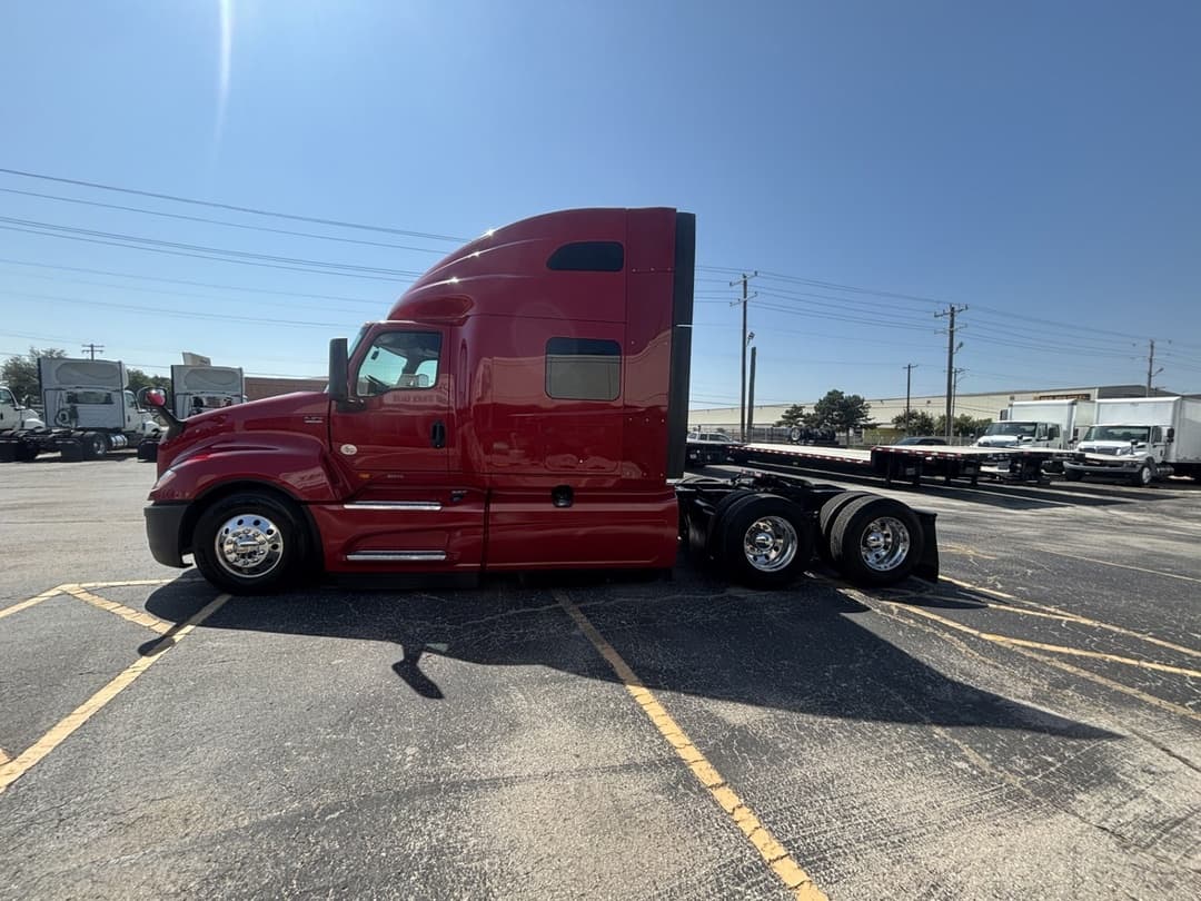 2022 International LT — photo 6