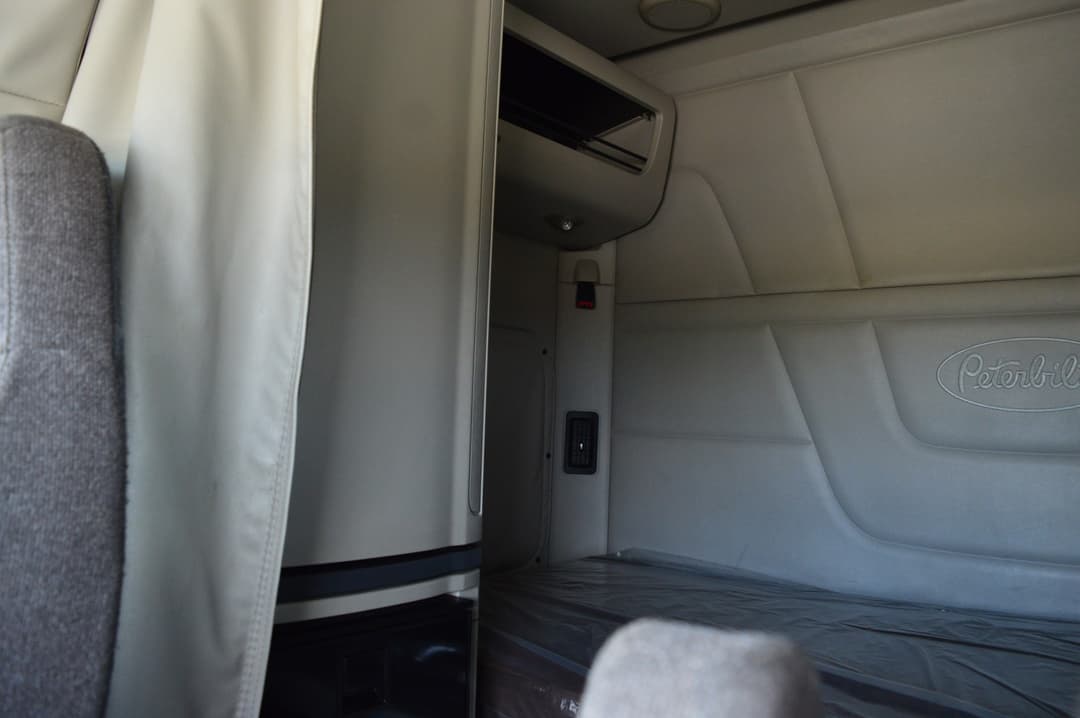 2019 Peterbilt 579 — photo 11