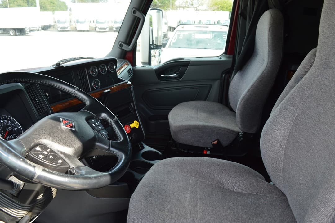 2022 International LT — photo 10