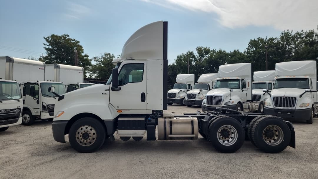 2021 International LT — photo 12