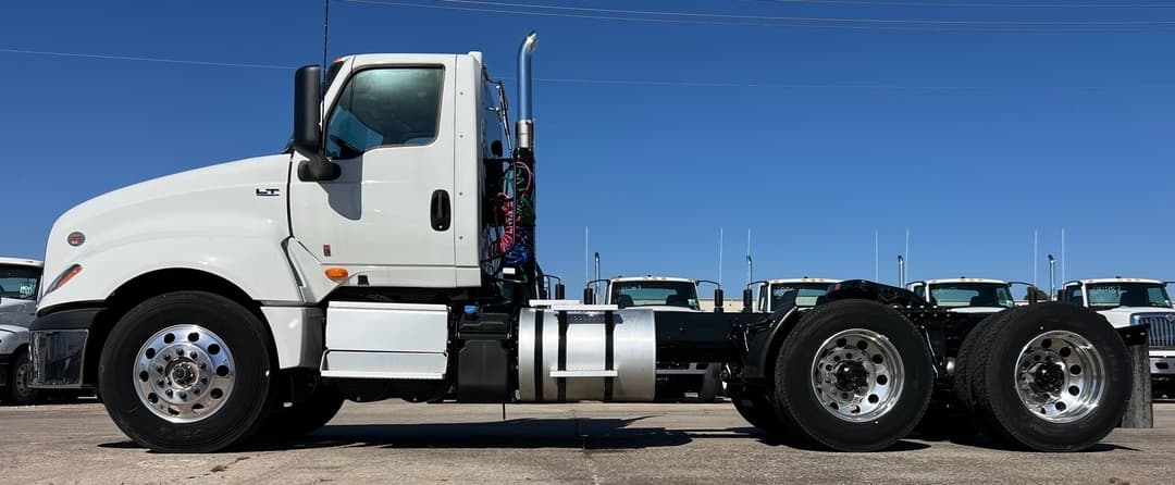 2026 International LT — photo 8