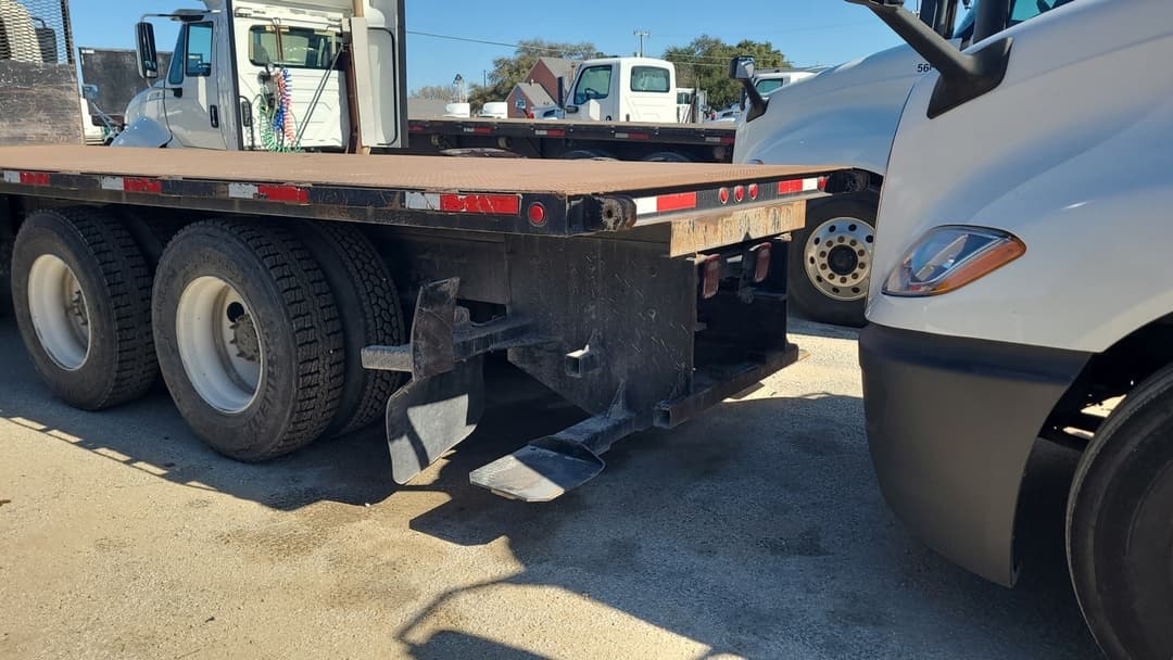 2017 International 4300 — photo 6