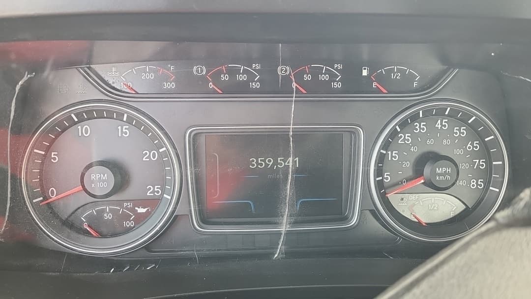 2019 International LT — photo 10