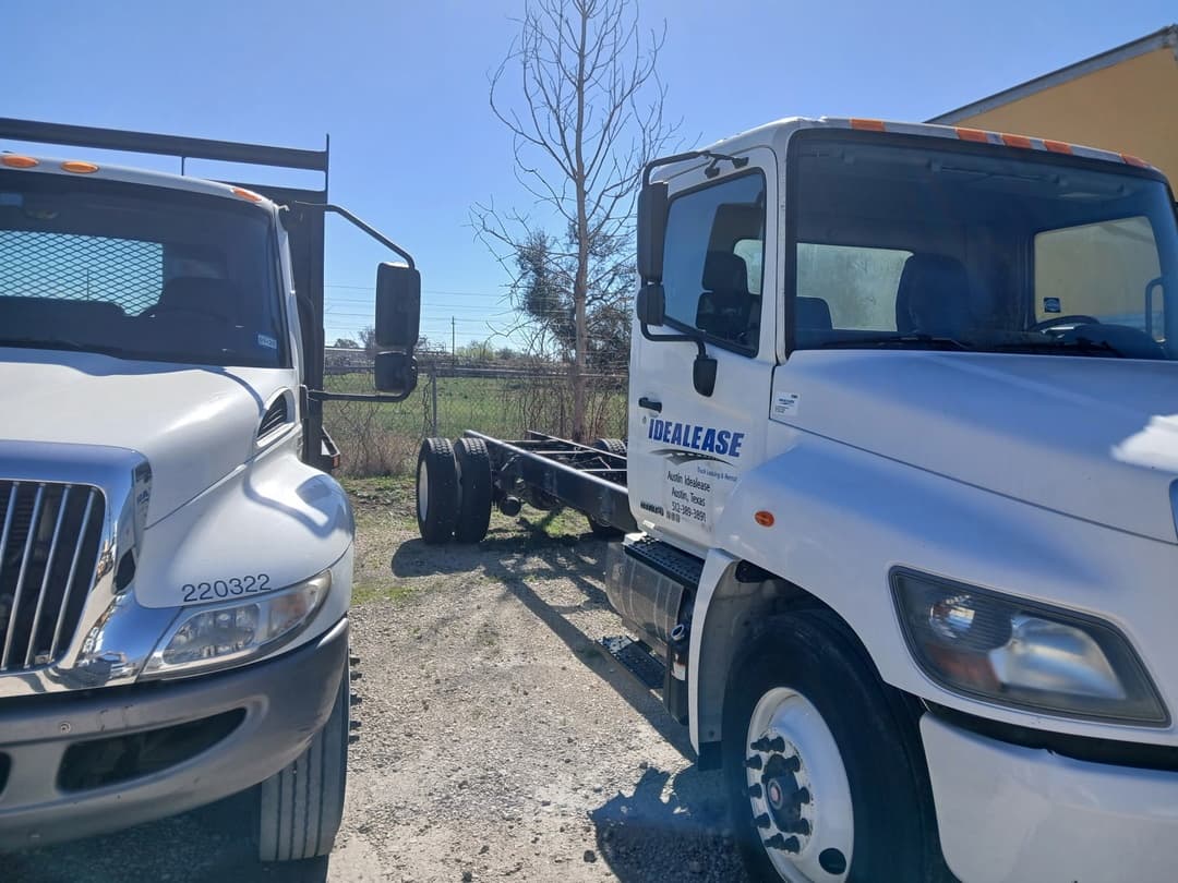 2018 Hino 268 — photo 6