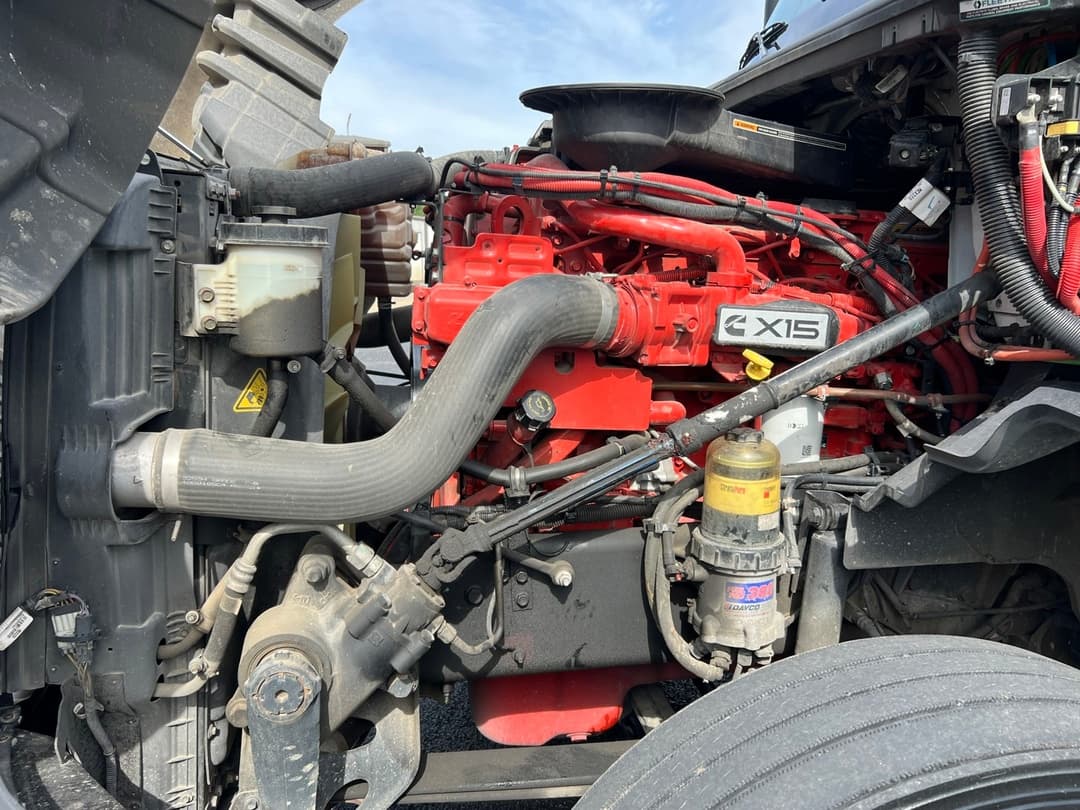 2022 International LT — photo 12