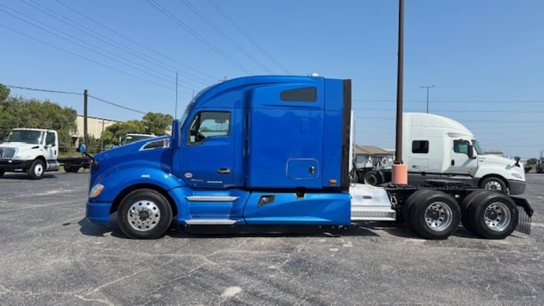 2021 Kenworth T680 — photo 3