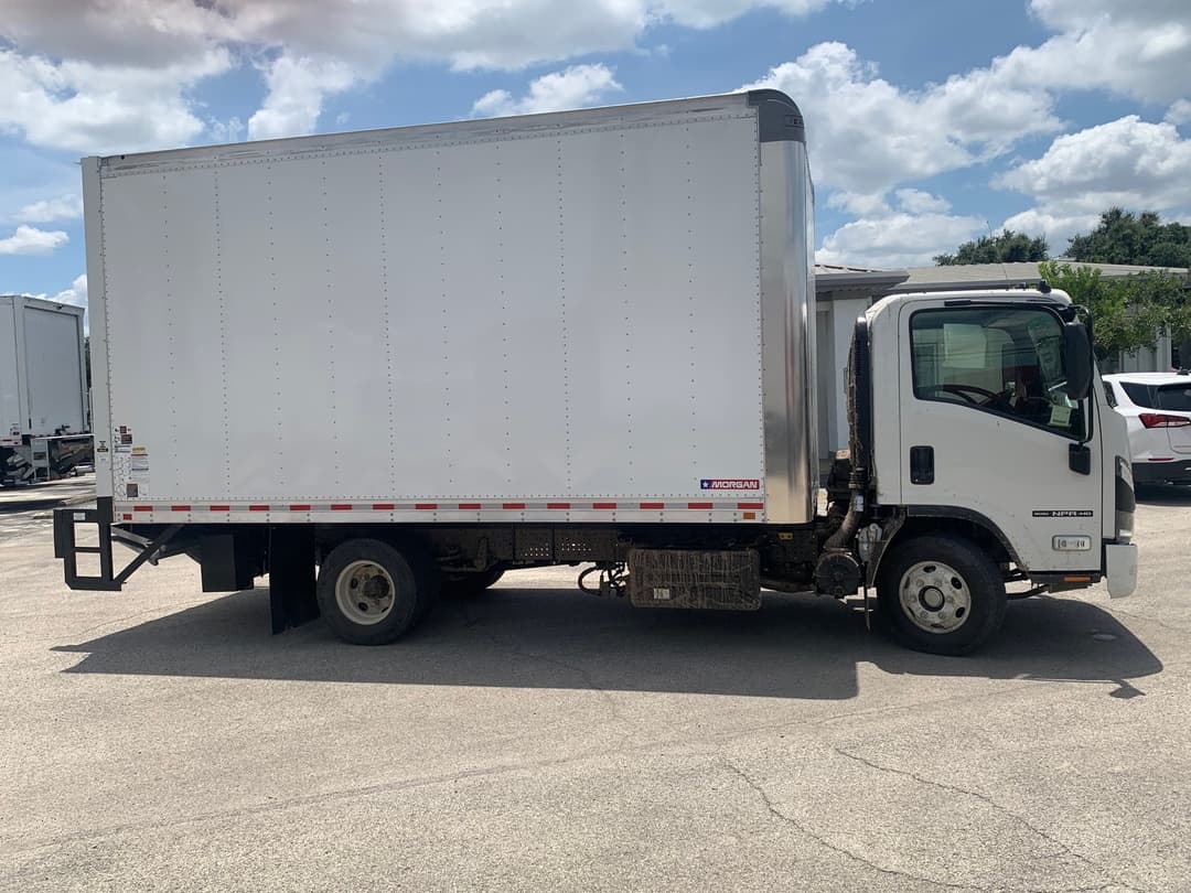 2024 Isuzu NPR — photo 3