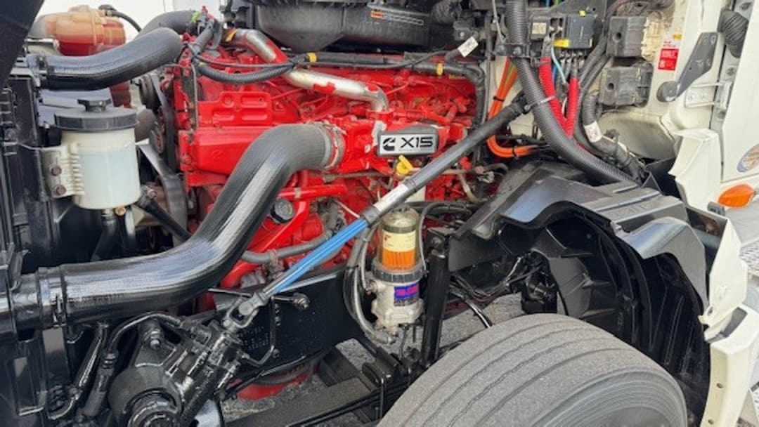 2018 International LT — photo 12