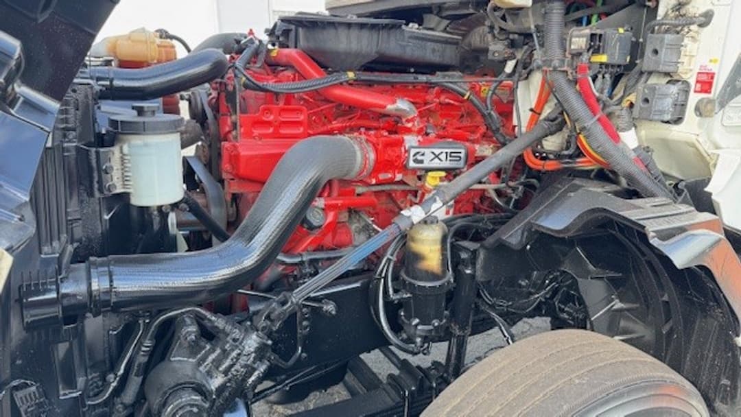 2018 International LT — photo 8