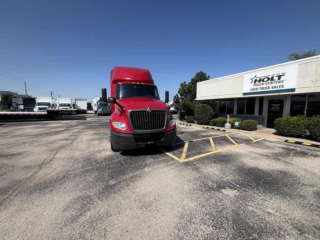 2022 International LT — photo 14