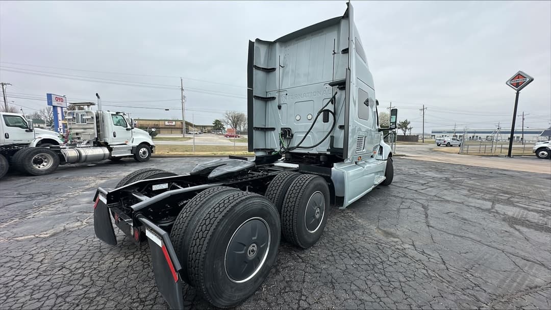 2023 International LT — photo 5