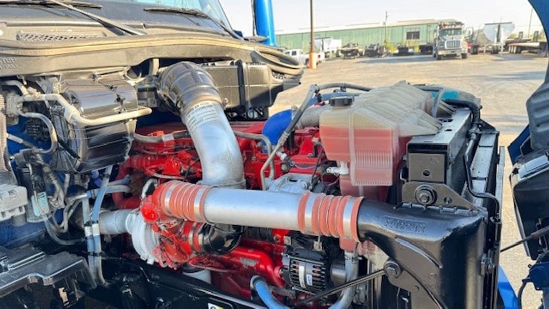 2021 Kenworth T680 — photo 14