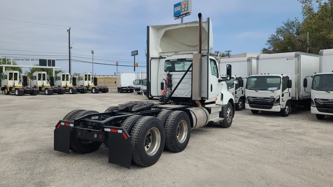 2021 International LT — photo 9