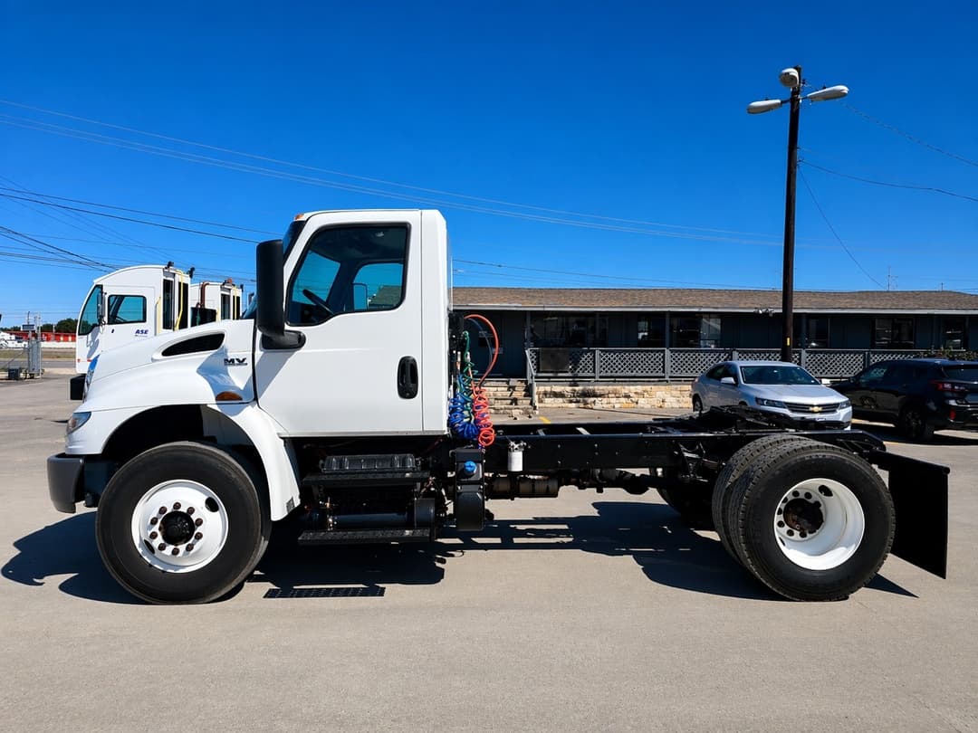 2022 International MV — photo 6