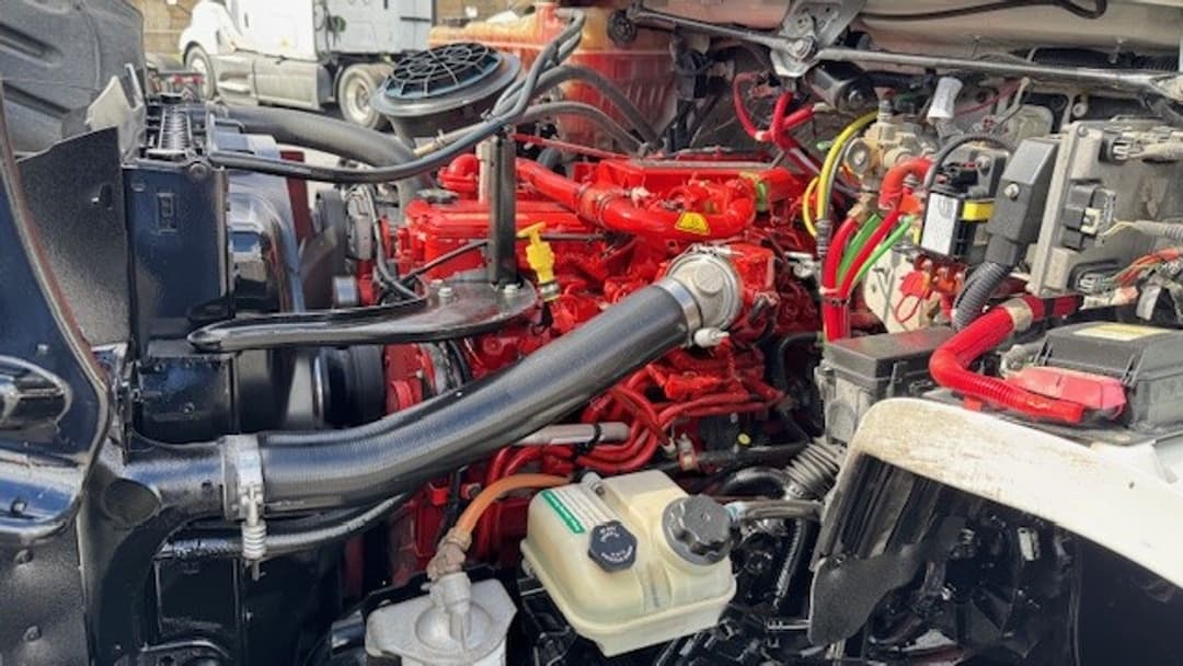 2017 Freightliner M2 106 — photo 12