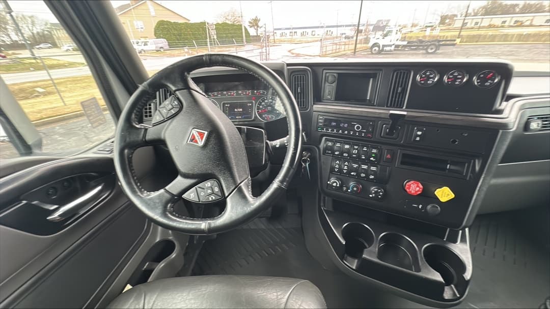 2023 International LT — photo 11