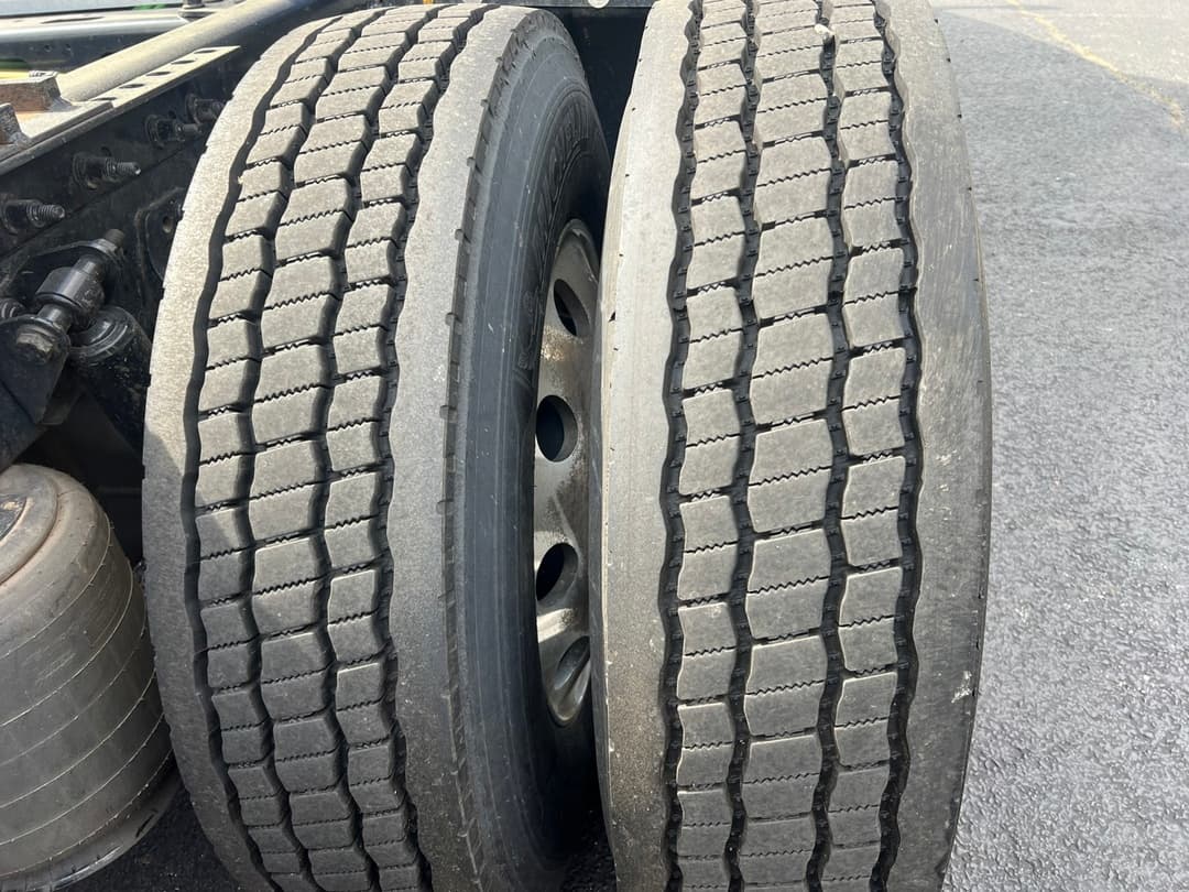 2021 International LT — photo 5