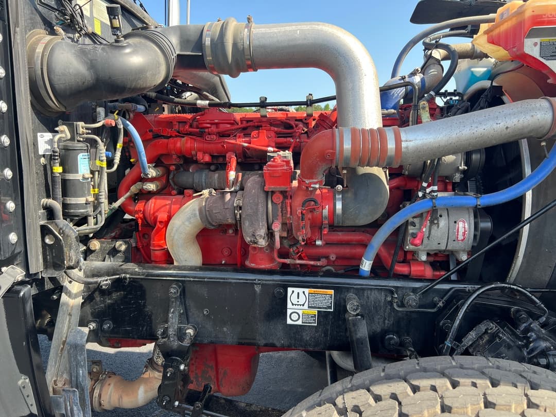 2023 Peterbilt 389 — photo 25