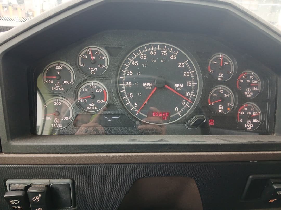 2021 International HX — photo 2