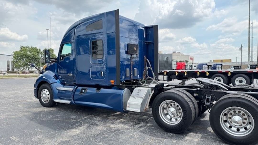 2019 Kenworth T680 — photo 8