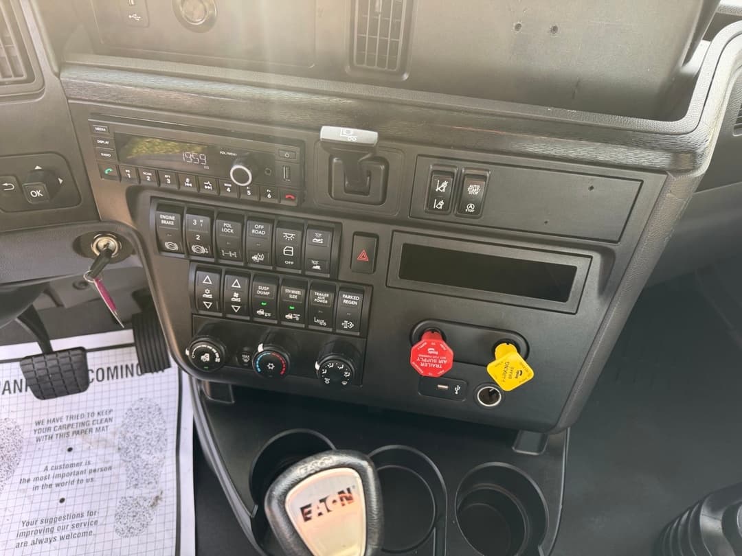 2021 International LT — photo 9