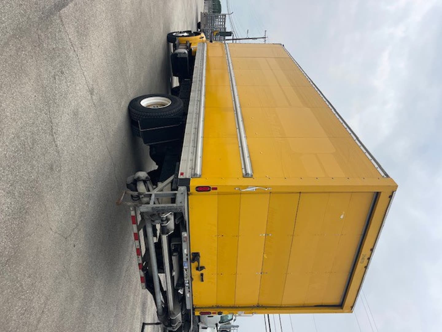 2018 Freightliner M2 106 — photo 9