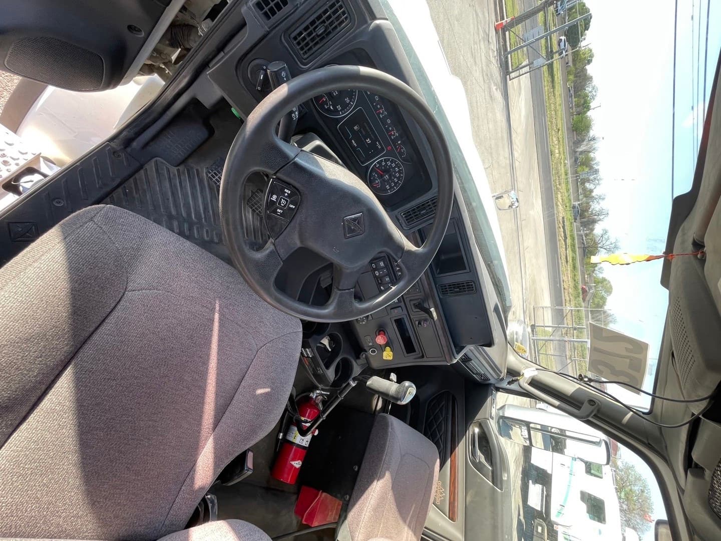 2023 International HX — photo 6