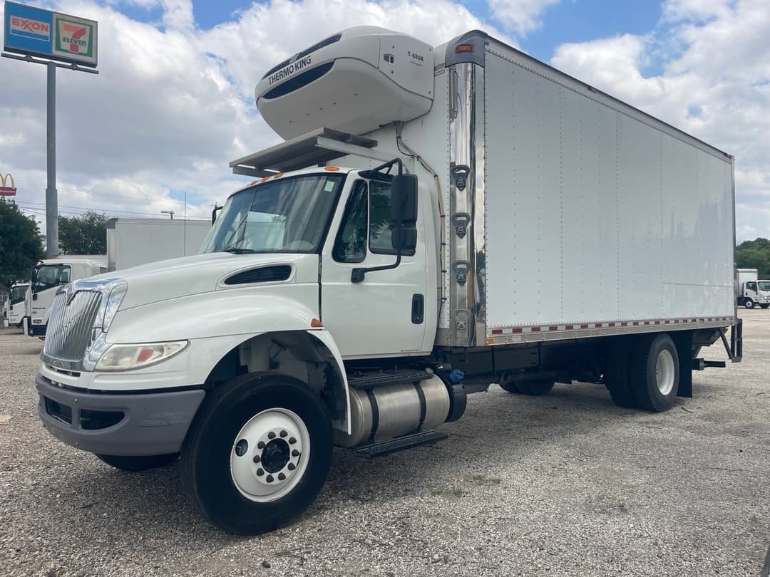 2017 International 4300 — photo 4